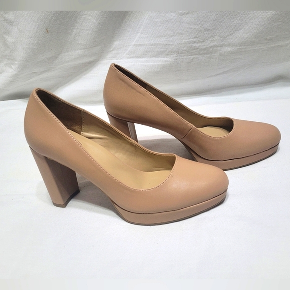 Naturalizer Women’s Size 7.5M Nude Leather High Heel Pumps, Made in Berlin - Picture 1 of 16